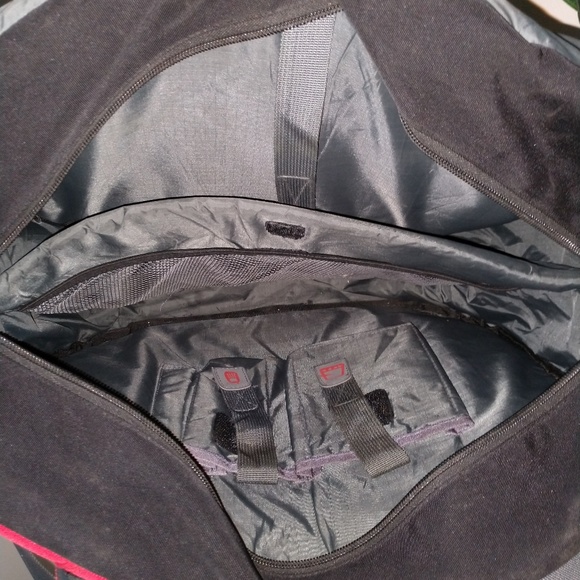 STM shoulder laptop bag - Picture 3 of 5